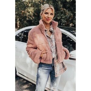 NWT Love Tree Faux Fur Teddy Jacket Rose Pink Cropped Zip Up Collar Size Large
